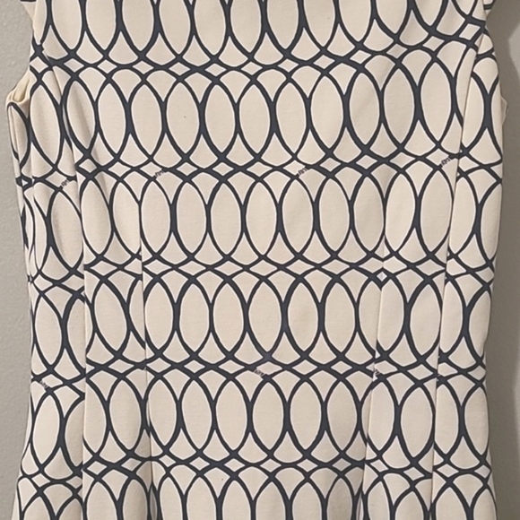 Lilly Pulitzer Navy White geometric Patterned Dress Wmn's S fit and flare dress - Picture 5 of 16